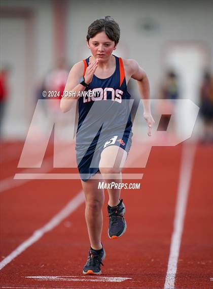Thumbnail 2 in Red and Gold Relays photogallery.