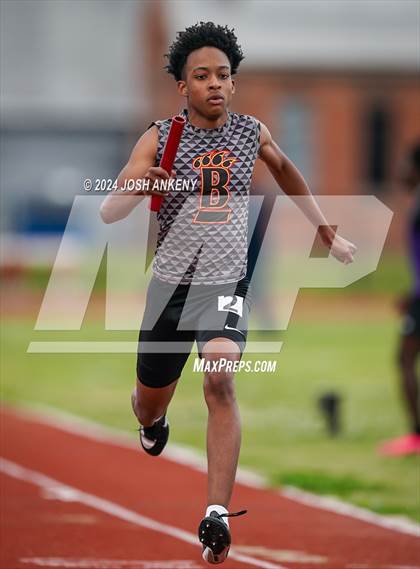 Thumbnail 3 in Red and Gold Relays photogallery.