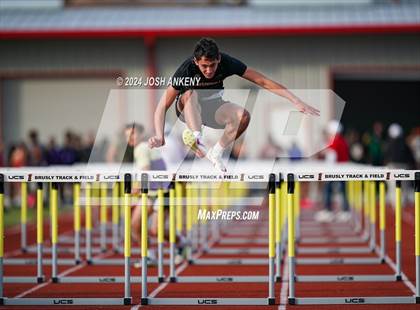 Thumbnail 2 in Red and Gold Relays photogallery.