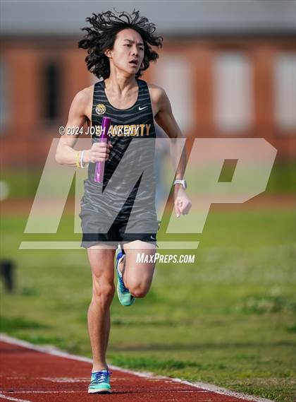 Thumbnail 2 in Red and Gold Relays photogallery.