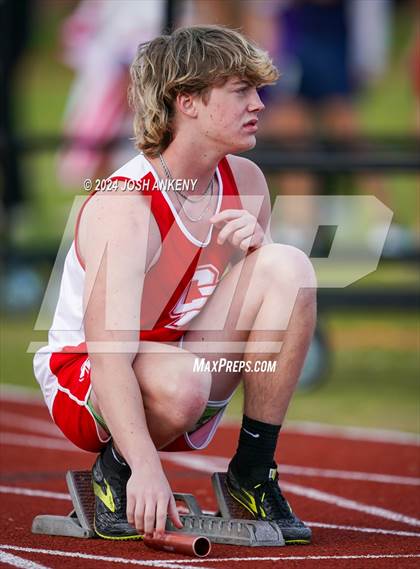 Thumbnail 1 in Red and Gold Relays photogallery.
