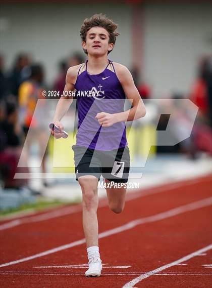 Thumbnail 1 in Red and Gold Relays photogallery.