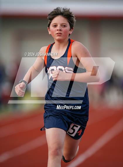 Thumbnail 3 in Red and Gold Relays photogallery.