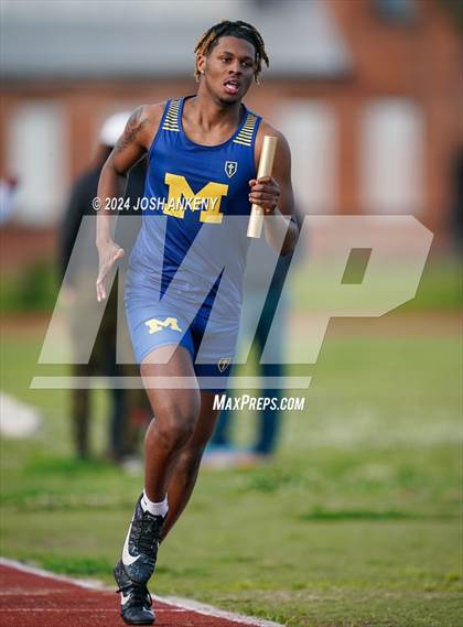 Thumbnail 3 in Red and Gold Relays photogallery.