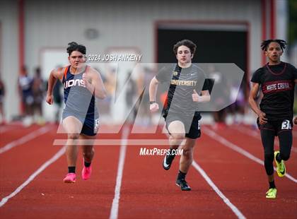 Thumbnail 2 in Red and Gold Relays photogallery.