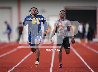 Thumbnail 2 in Red and Gold Relays photogallery.