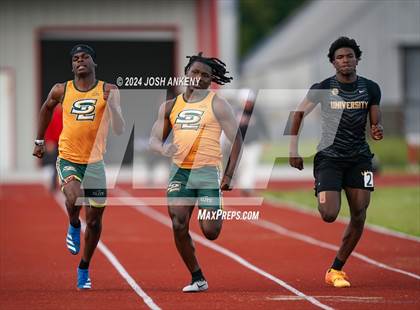 Thumbnail 3 in Red and Gold Relays photogallery.