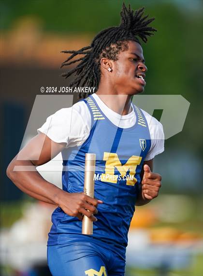 Thumbnail 1 in Red and Gold Relays photogallery.