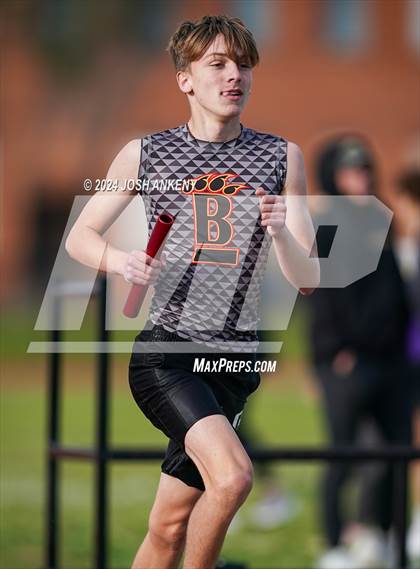 Thumbnail 2 in Red and Gold Relays photogallery.