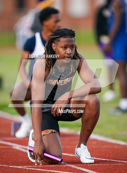 Thumbnail 3 in Red and Gold Relays photogallery.