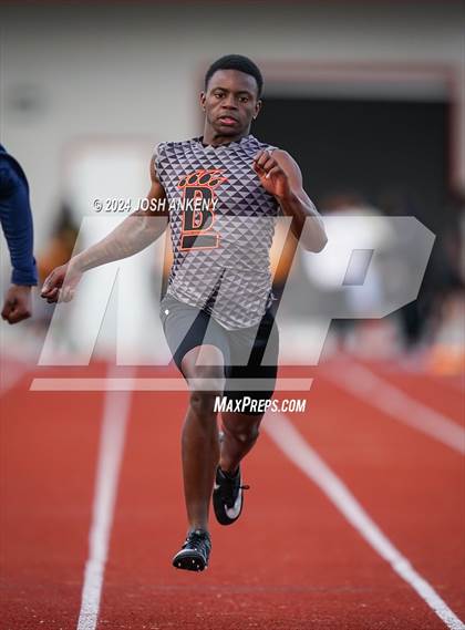 Thumbnail 1 in Red and Gold Relays photogallery.