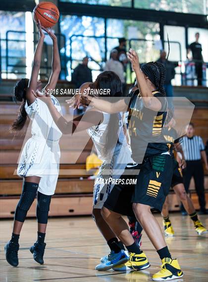 Thumbnail 1 in Vanden @ Oakland (Oakland Legends Classic) photogallery.