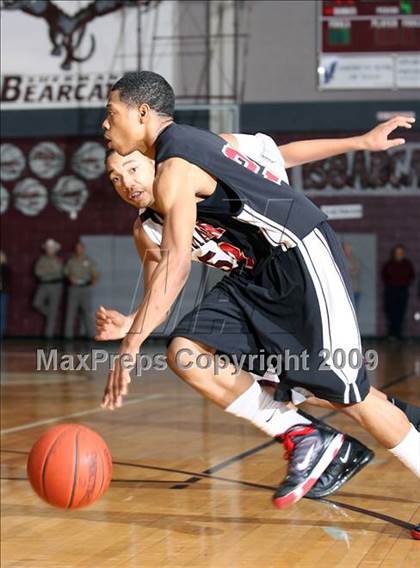 Thumbnail 2 in SA Wagner vs Sherman (Sherman Holiday Tournament) photogallery.