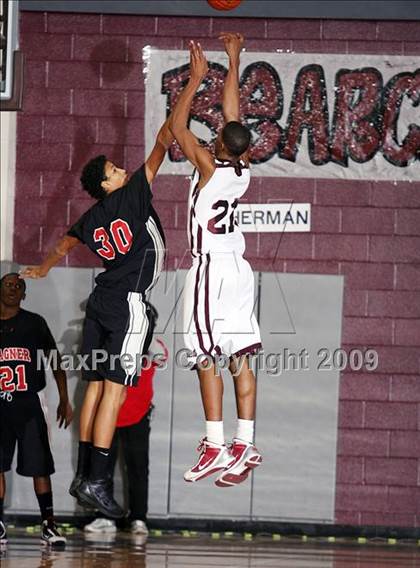 Thumbnail 3 in SA Wagner vs Sherman (Sherman Holiday Tournament) photogallery.