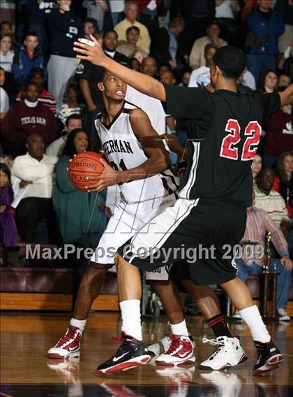 Thumbnail 2 in SA Wagner vs Sherman (Sherman Holiday Tournament) photogallery.