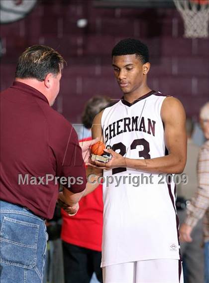 Thumbnail 2 in SA Wagner vs Sherman (Sherman Holiday Tournament) photogallery.