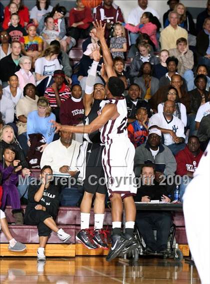 Thumbnail 2 in SA Wagner vs Sherman (Sherman Holiday Tournament) photogallery.