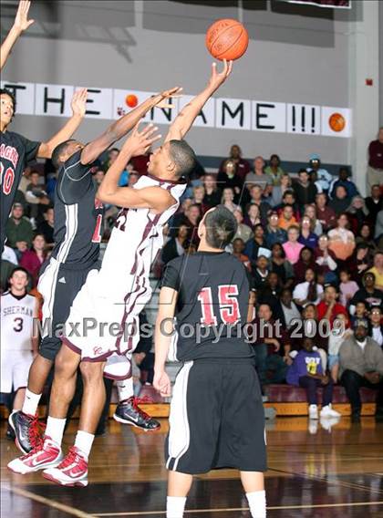 Thumbnail 2 in SA Wagner vs Sherman (Sherman Holiday Tournament) photogallery.