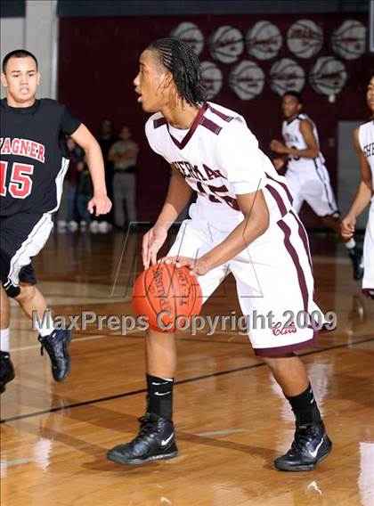 Thumbnail 2 in SA Wagner vs Sherman (Sherman Holiday Tournament) photogallery.