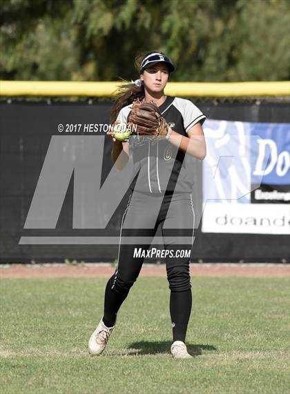 Thumbnail 1 in Brea Olinda @ Canyon photogallery.