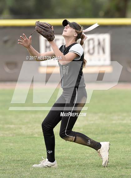 Thumbnail 1 in Brea Olinda @ Canyon photogallery.