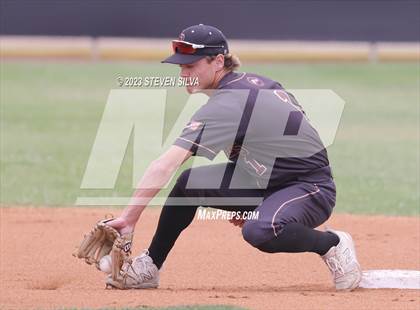 Thumbnail 1 in Point Loma vs. Santana (CIF SDS Division 1 Semifinal) photogallery.
