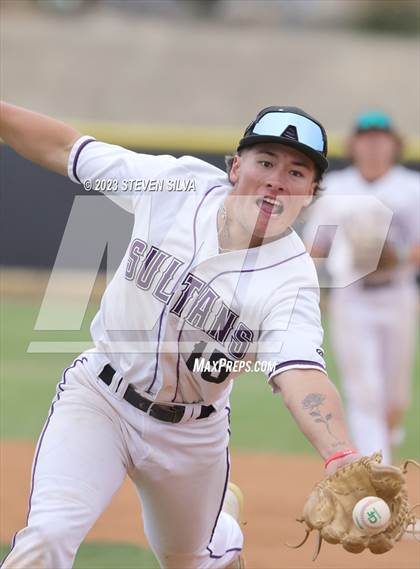 Thumbnail 1 in Point Loma vs. Santana (CIF SDS Division 1 Semifinal) photogallery.
