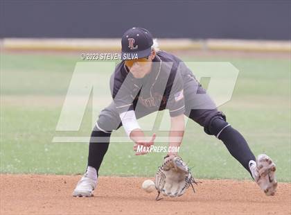 Thumbnail 2 in Point Loma vs. Santana (CIF SDS Division 1 Semifinal) photogallery.