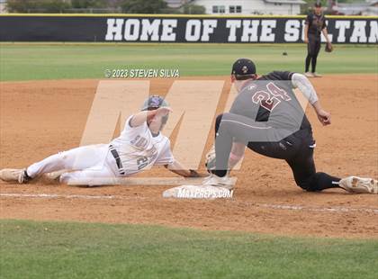 Thumbnail 2 in Point Loma vs. Santana (CIF SDS Division 1 Semifinal) photogallery.