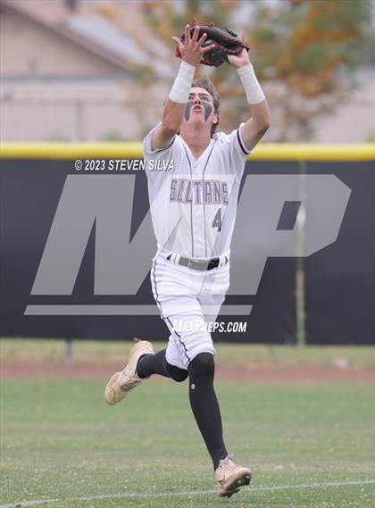 Thumbnail 2 in Point Loma vs. Santana (CIF SDS Division 1 Semifinal) photogallery.