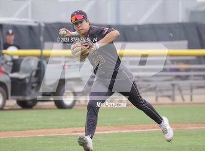 Thumbnail 3 in Point Loma vs. Santana (CIF SDS Division 1 Semifinal) photogallery.