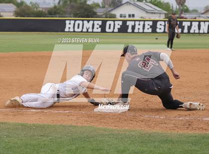 Thumbnail 3 in Point Loma vs. Santana (CIF SDS Division 1 Semifinal) photogallery.