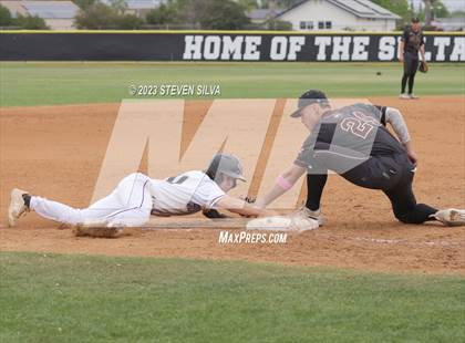 Thumbnail 1 in Point Loma vs. Santana (CIF SDS Division 1 Semifinal) photogallery.