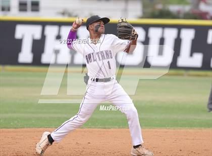 Thumbnail 1 in Point Loma vs. Santana (CIF SDS Division 1 Semifinal) photogallery.