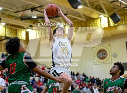 Thumbnail 3 in Anderson @ Lapel photogallery.