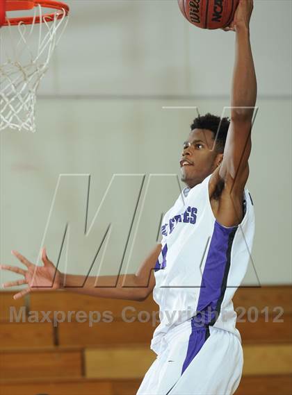 Thumbnail 3 in Miller Grove @ Leuzinger (MaxPreps Holiday Classic) photogallery.