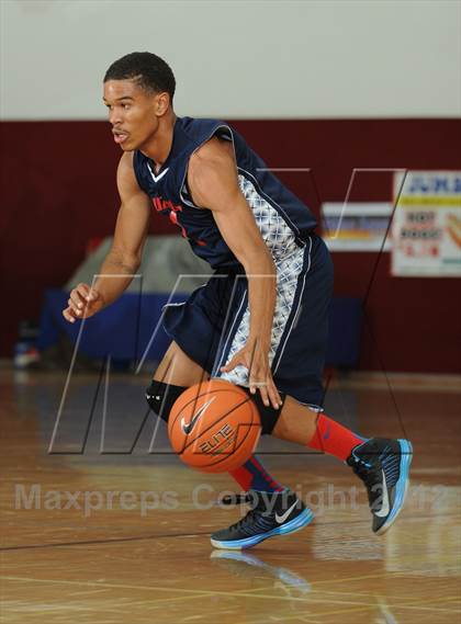 Thumbnail 1 in Miller Grove @ Leuzinger (MaxPreps Holiday Classic) photogallery.
