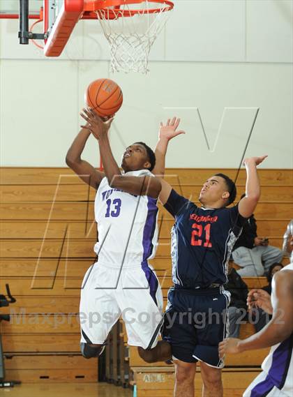 Thumbnail 3 in Miller Grove @ Leuzinger (MaxPreps Holiday Classic) photogallery.