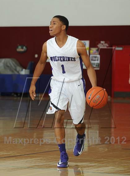 Thumbnail 3 in Miller Grove @ Leuzinger (MaxPreps Holiday Classic) photogallery.