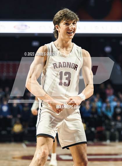 Thumbnail 1 in Radnor vs. Unionville (PIAA District 1 Final) photogallery.