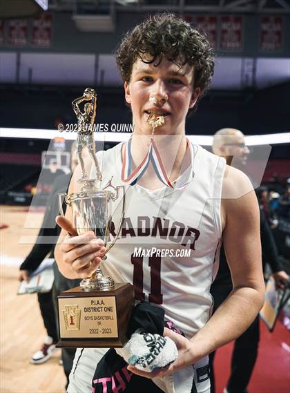 Thumbnail 3 in Radnor vs. Unionville (PIAA District 1 Final) photogallery.