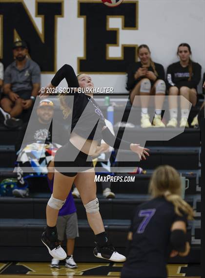 Thumbnail 3 in Midland High vs Andrews (Bev Ball Classic) photogallery.