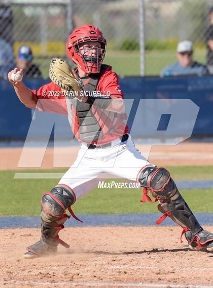 Thumbnail 3 in Arapahoe vs. Thurston (Coach Bob Invitational) photogallery.