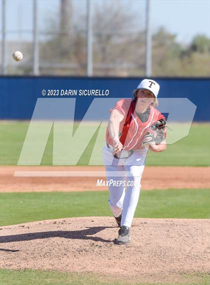 Thumbnail 3 in Arapahoe vs. Thurston (Coach Bob Invitational) photogallery.