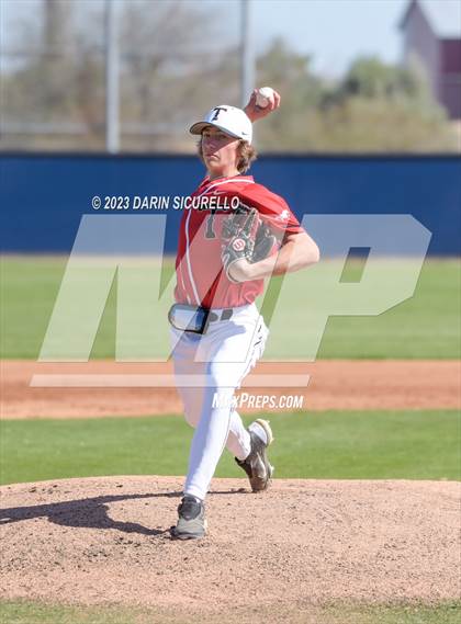 Thumbnail 2 in Arapahoe vs. Thurston (Coach Bob Invitational) photogallery.