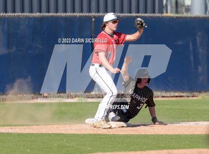 Thumbnail 2 in Arapahoe vs. Thurston (Coach Bob Invitational) photogallery.
