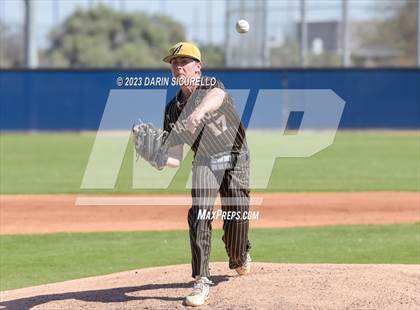 Thumbnail 1 in Arapahoe vs. Thurston (Coach Bob Invitational) photogallery.