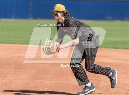 Thumbnail 1 in Arapahoe vs. Thurston (Coach Bob Invitational) photogallery.