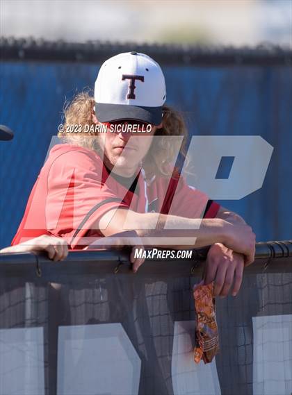 Thumbnail 3 in Arapahoe vs. Thurston (Coach Bob Invitational) photogallery.