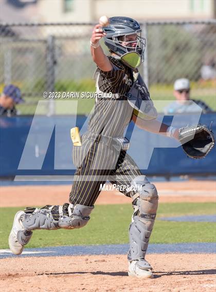 Thumbnail 1 in Arapahoe vs. Thurston (Coach Bob Invitational) photogallery.